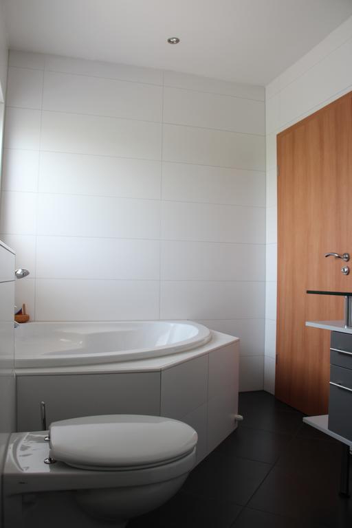 Grieth Haus Rheinblick Bed & Breakfast エクステリア 写真